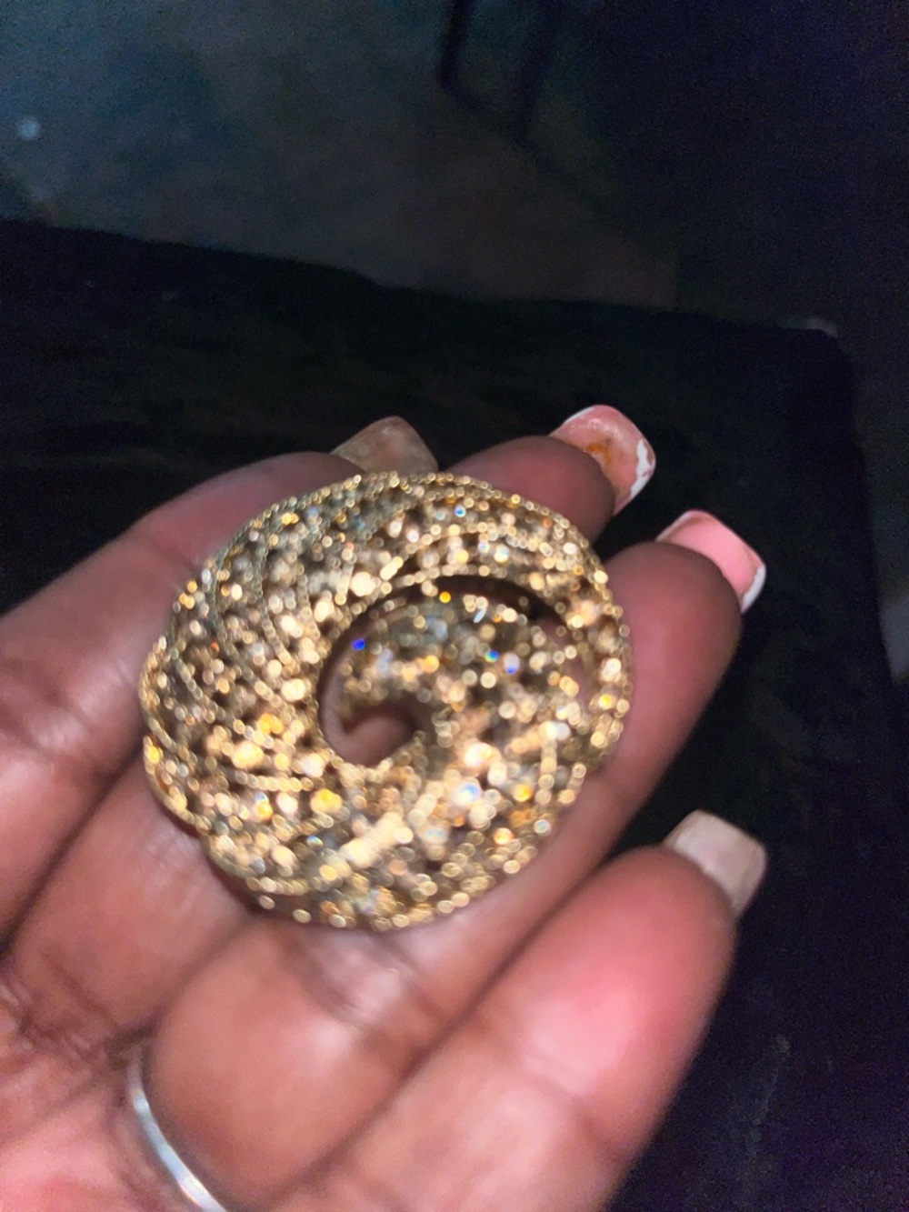 Gold Floral Filigree Brooch - Elegant Women's Jewelry